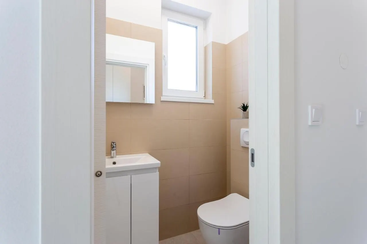 City Apartments Silver Pula