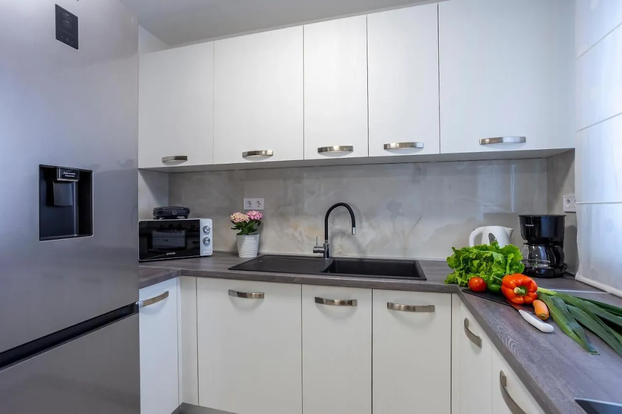 City Apartments Silver Pula