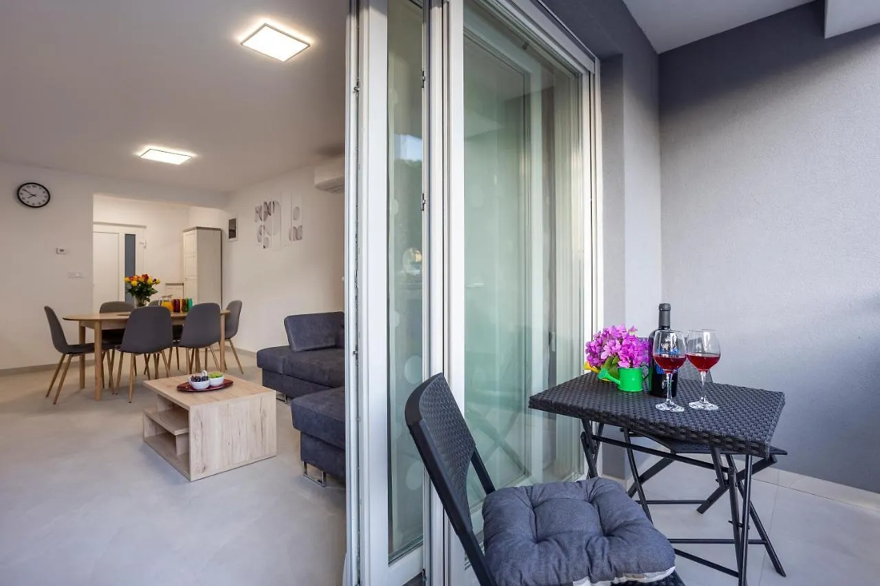 City Apartments Silver Pula 0*,  Croatia