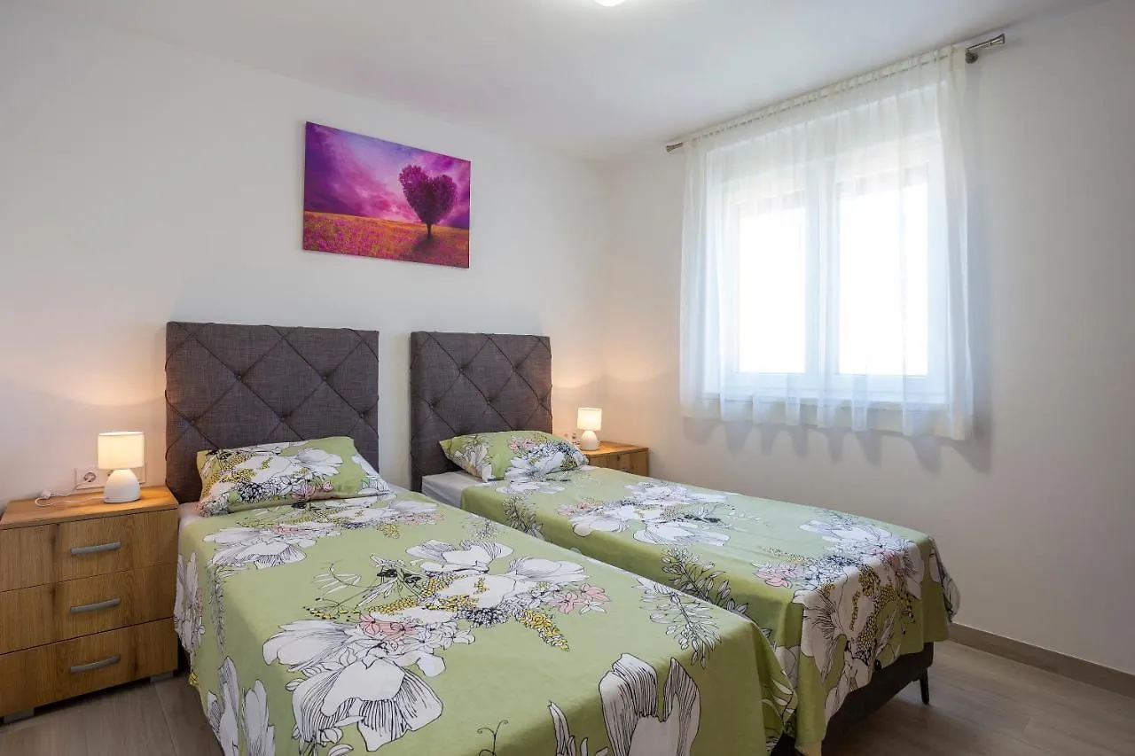 City Apartments Silver Pula