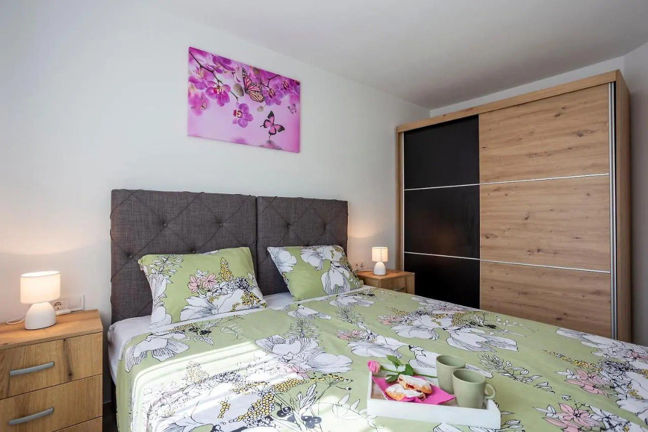 City Apartments Silver Pula