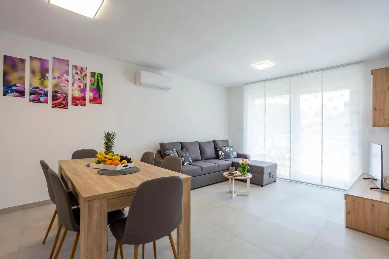 City Apartments Silver Pula